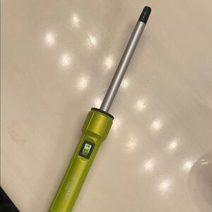 Bed Head 1/2″ TOURMALINE CERAMIC SKINNY BARREL STYLING IRON